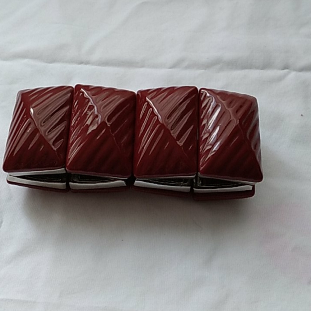 Red Rectangular Stretch Bracelet - image 1